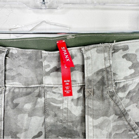 Spanx Stretch Twill Cargo Jogger Pant - Picture 6 of 6